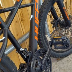 Working Huffy Extent Men's Mountain Bike 18 Speeds Size 24 Needs To Adjust The Breaks And Gears Too $125 Serious Buyers Only 