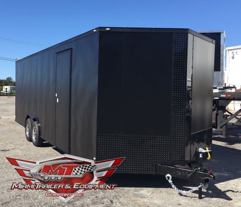 Toy Hauler Enclosed Trailer with Restroom