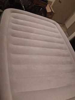 Air mattress  Intex