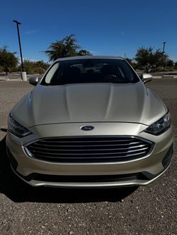 2019 Ford Fusion Sedan – Gold/Champagne