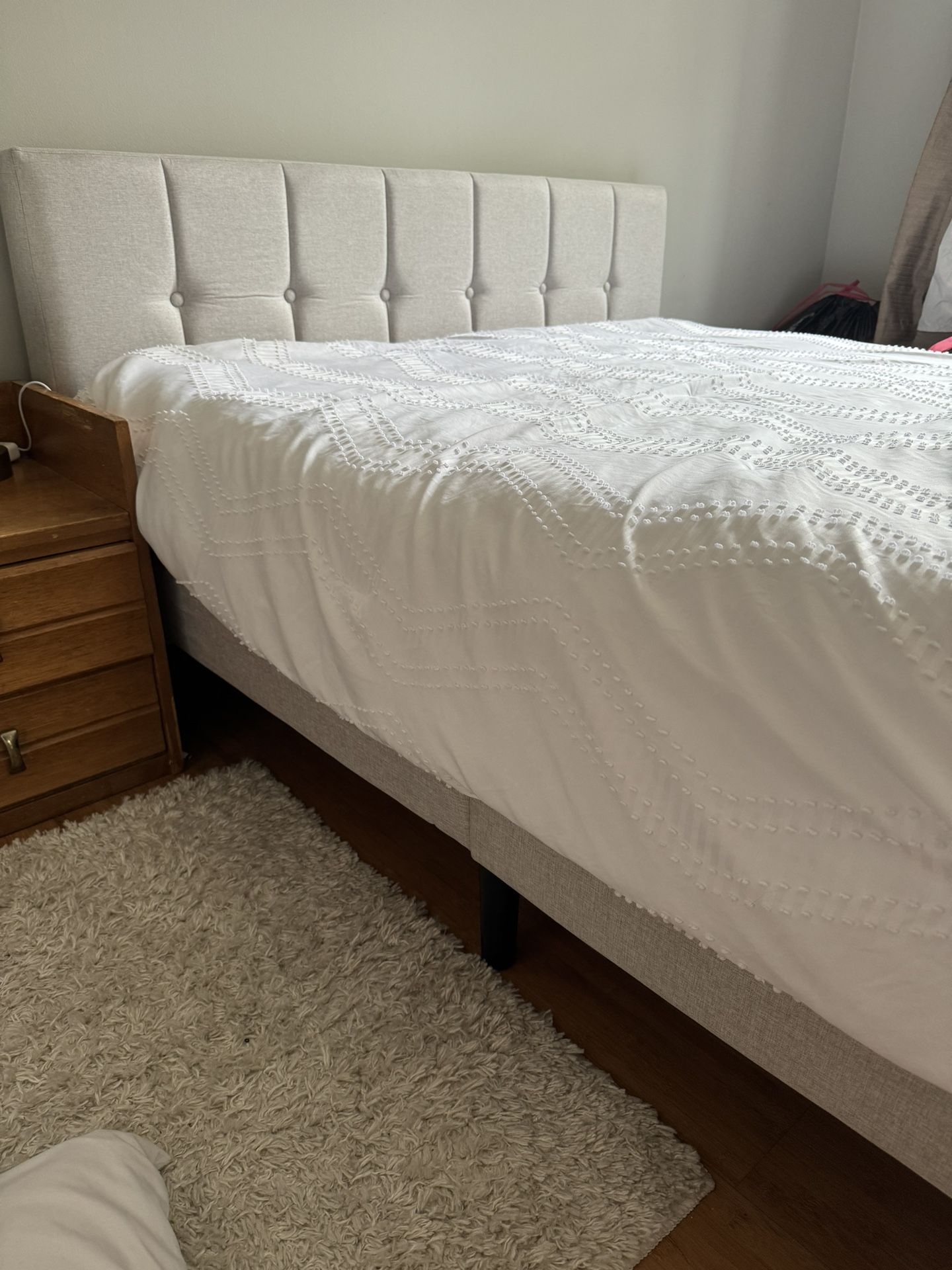 Queen bed w/mattress $290