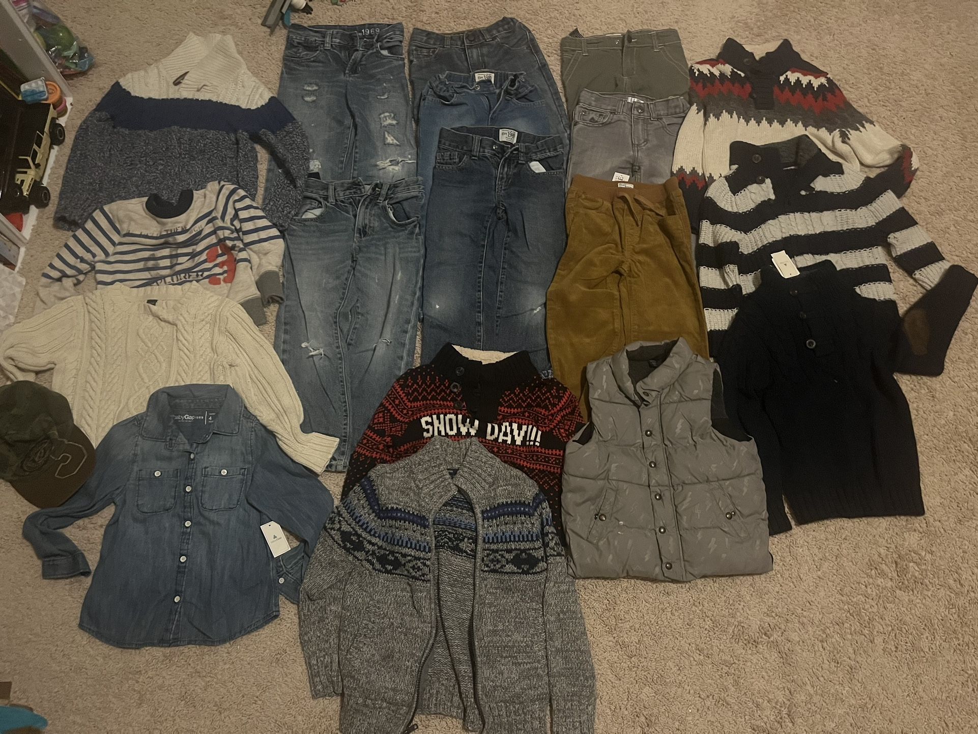 Boys Size 4T & 5T winter clothes new/very good condition