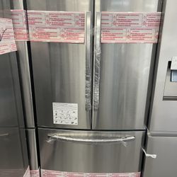 New Samsung Refrigerator W/ Ice Maker