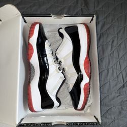Jordan Retro 11 “ Low Concord Bred “