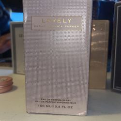 Lovely Sarah Jessica Parker Perfume