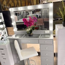 Wooden Grey Vanity Set With Stool And Lights Included 