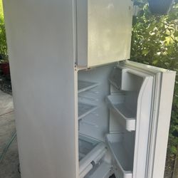 Refri GE Fridge