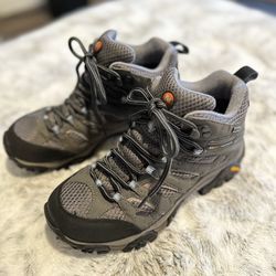 Merrell Hiking Boots - Size 7