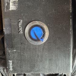 Amplifier  Planet Audio 