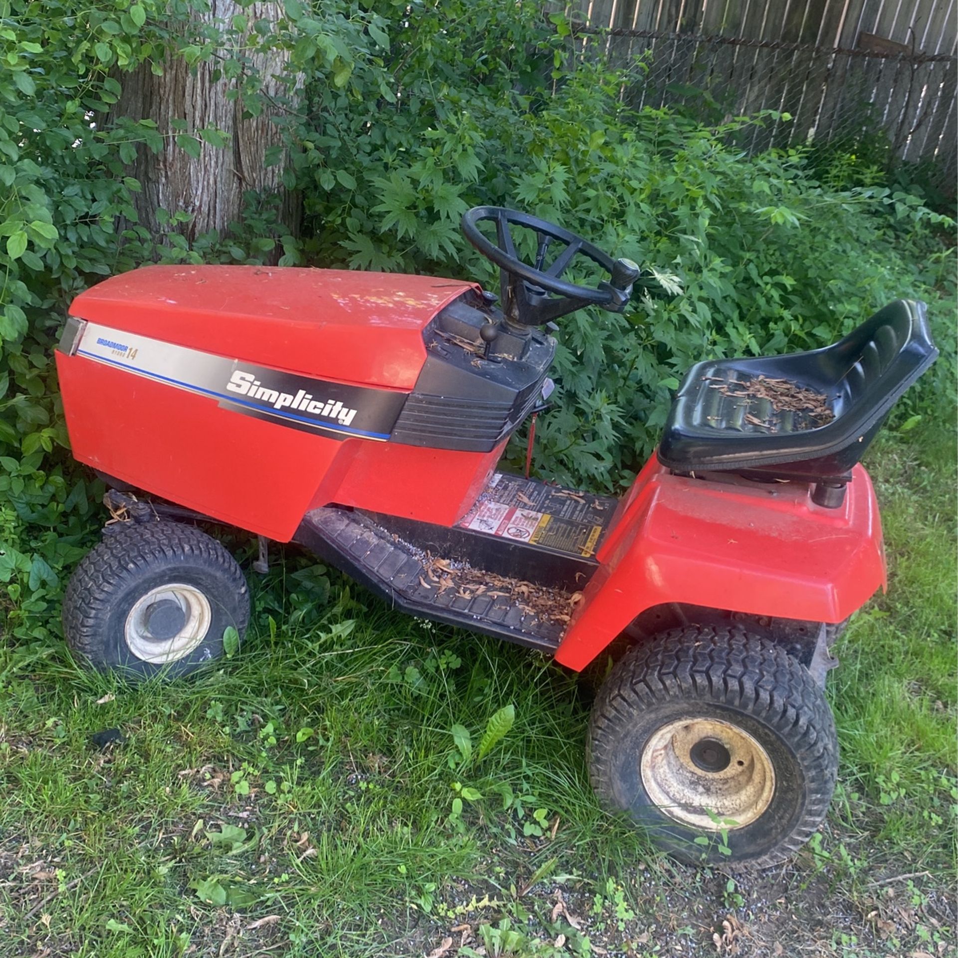 Simplicity garden Tractor W/2 Decks for Parts