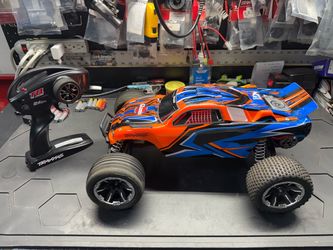 Traxxas Rustler 2wd XL-5 with  Orange clipless body