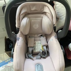Uppa Baby Mesa V2 Infant Car Seat 