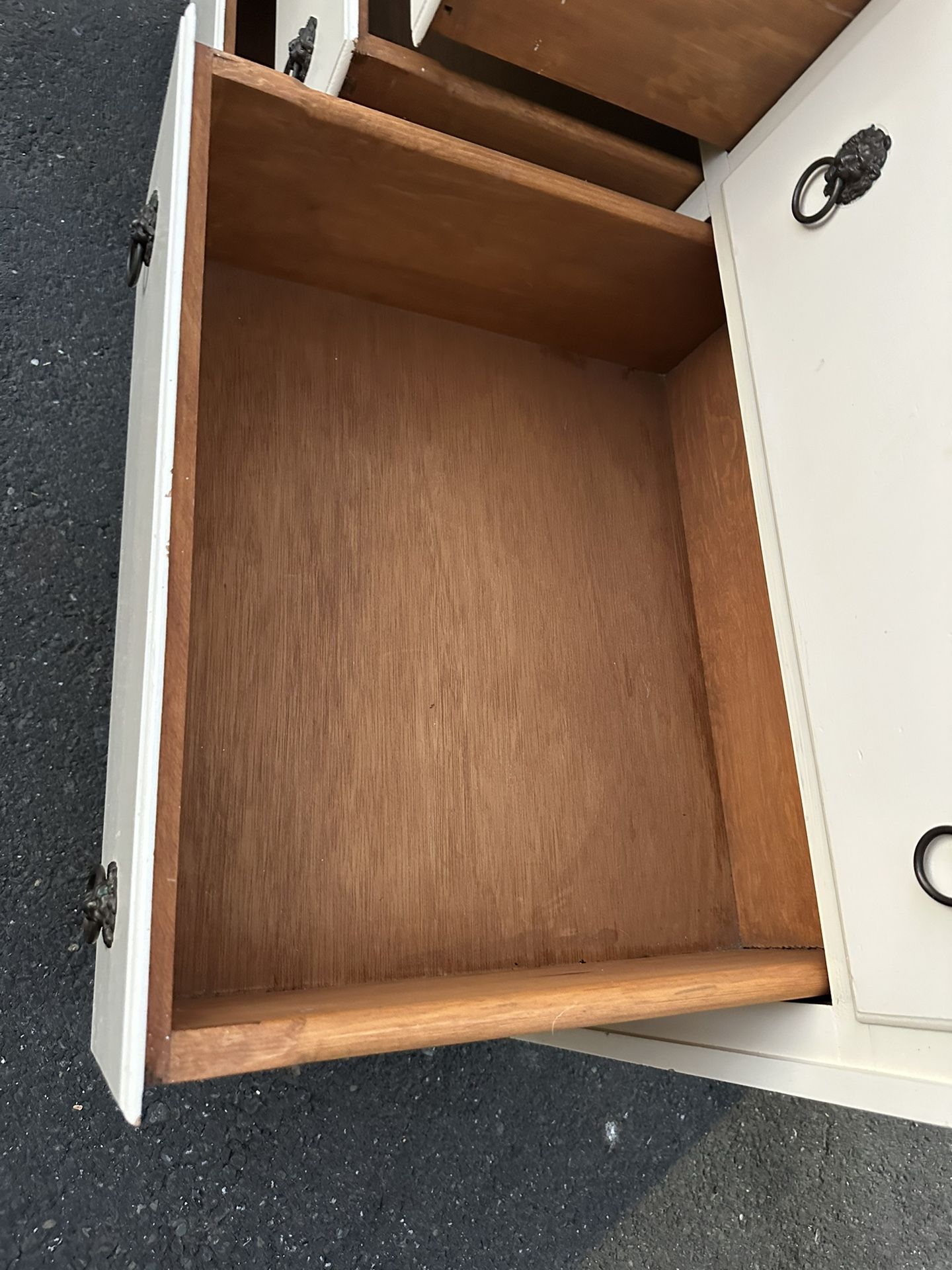 8 Drawer Dresser/ Tocador De 8 Cajones