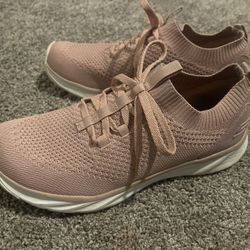 Skechers Woman Size 8 Blush Pink