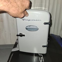 Frigidaire Mini Fridge 6 PACK