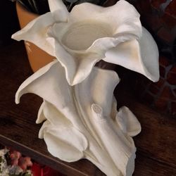 Casa elite Resin Calla Lily Flower candle holder  by M. Valenti 6.5" H