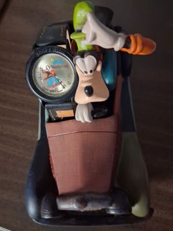 70th anniversary Goofy watch and roadster