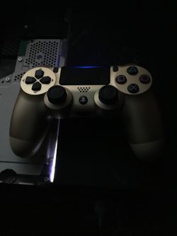 PS4 controller