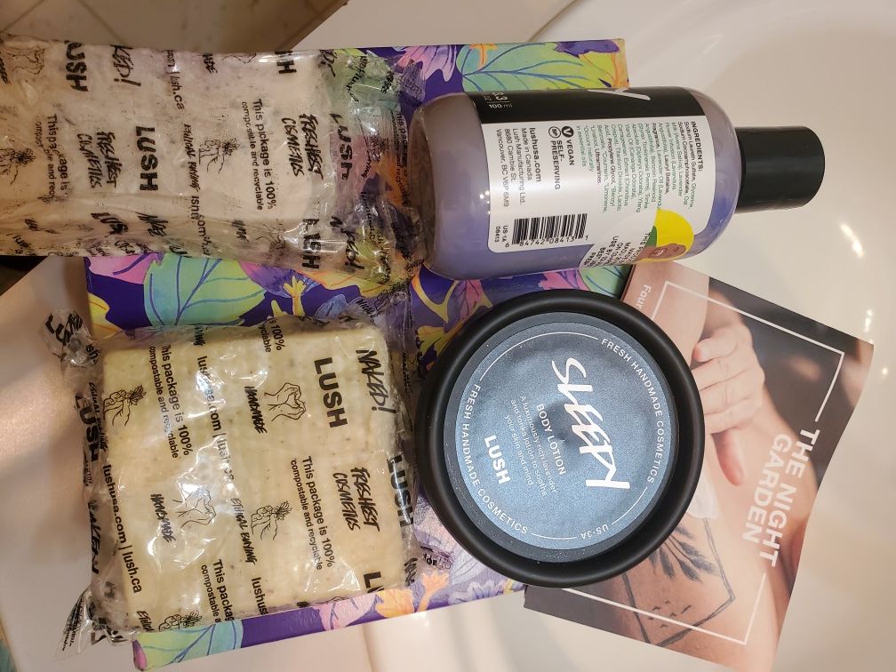 New in box LUSH body wash set 25$