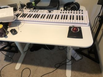 Standing desk Mortorized Bekant IKEA 47 1/4x31 1/2 "