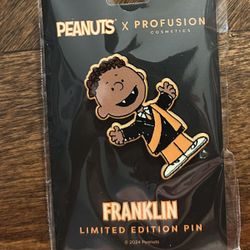 Peanuts Franklin Vampire Pin New