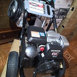 Pressure Washer 3200psi New In Box With 2.5 Honda  Motor Asking $319 Retail  For $500