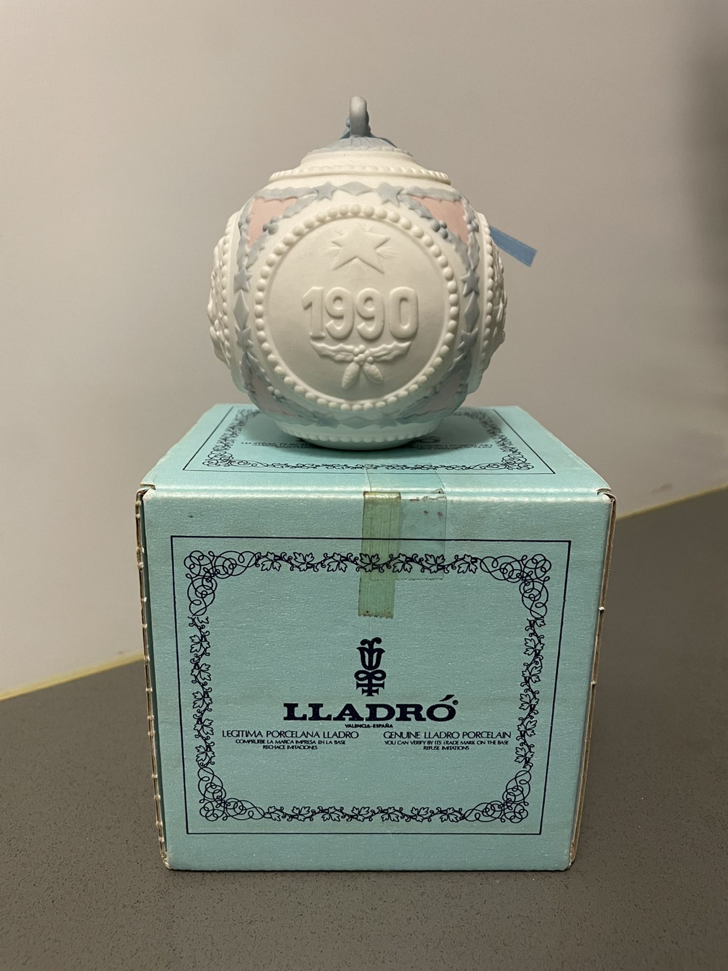 Lladro 1990 Christmas Ornament With Original Box 