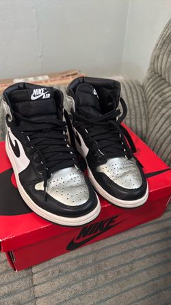 Nike Air Jordan 1 High Silver Toe
