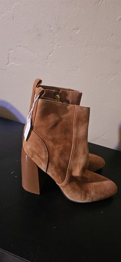 Vince Camuto Size 5.5 Brown Ankle High Boots With Heel And Zipper 
