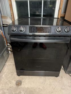 Samsung Black Stainless Electric Range oven