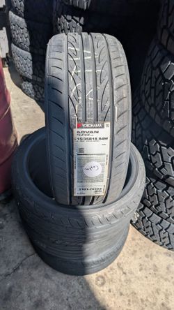 215/35R18 Yokohama Advan Fleva V701