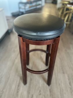 Backless Swivel Bar Stool with Leather Seat