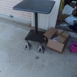  Bar Table