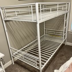 Like New Bunk Bed/2 Twin Beds