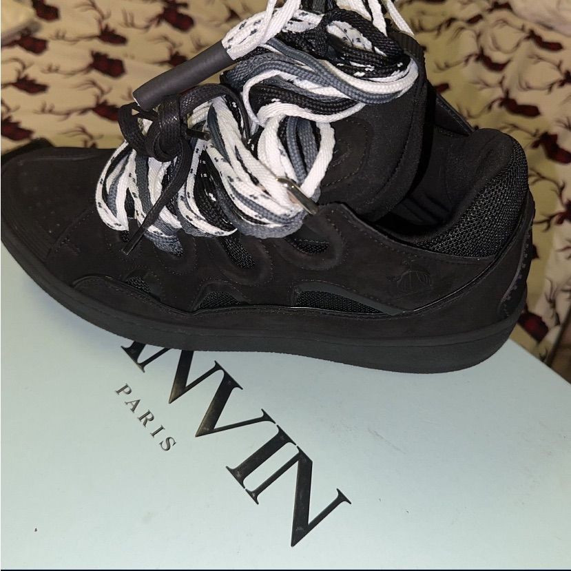 Lanvin Curb