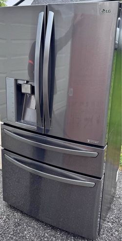 LG 4 door French Door Fridge w/ Water Ice Dispenser Black Stainless Steel