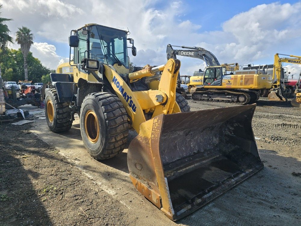 Komatsu WA320 Front End Loader, 3.5 CY