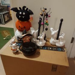 HALLOWEEN DECORATIONS 🎃 2 GHOSTS WITH CANDLES, ETC MAKE OFFER 