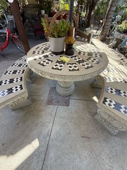 Esta mesa para afuera de su yarda