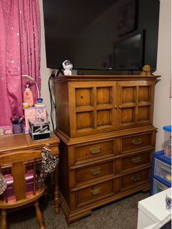 Dresser set