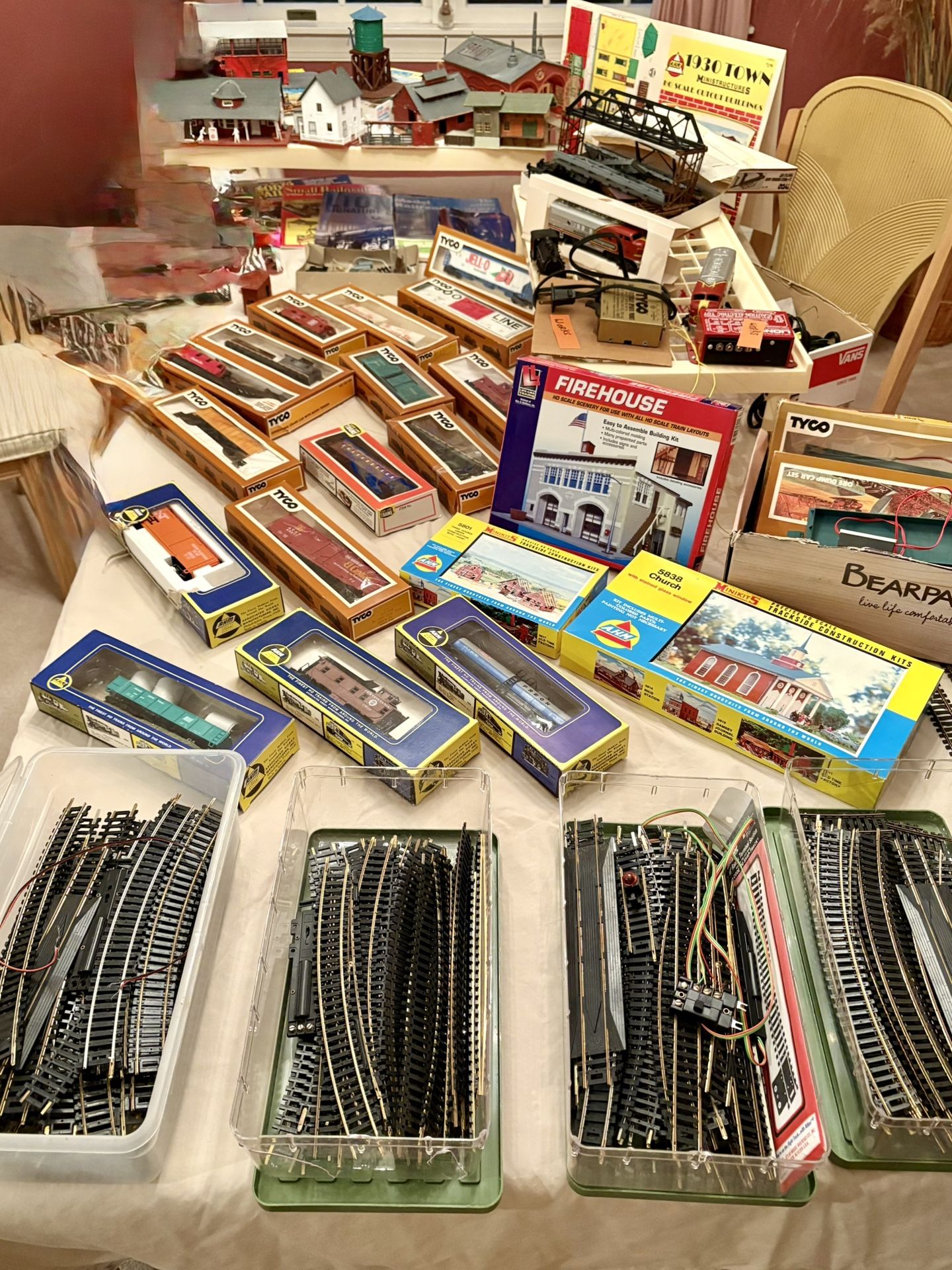 Huge Lot HO Gage Train Sets