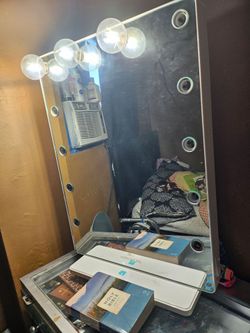 Makeup vanity