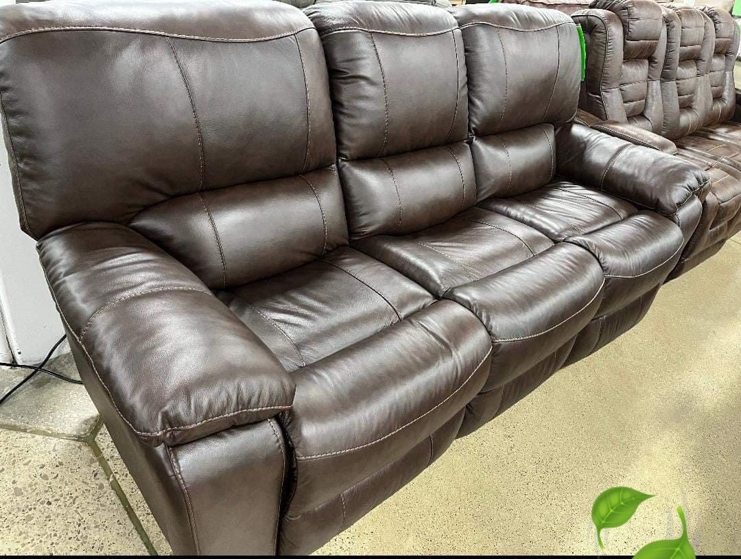 Leesworth Dark Brown Power Reclining Sofas Couchs With İnterest Free Payment Options 