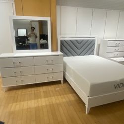 Furniture Distribution Center-ST PETE  LOWEST PRICES IN FLORIDA  WE SELL BRAND NEW FURNITURE  SAME DAY DELIVERY!  LIMITED SALE EVENT!*while supplies l