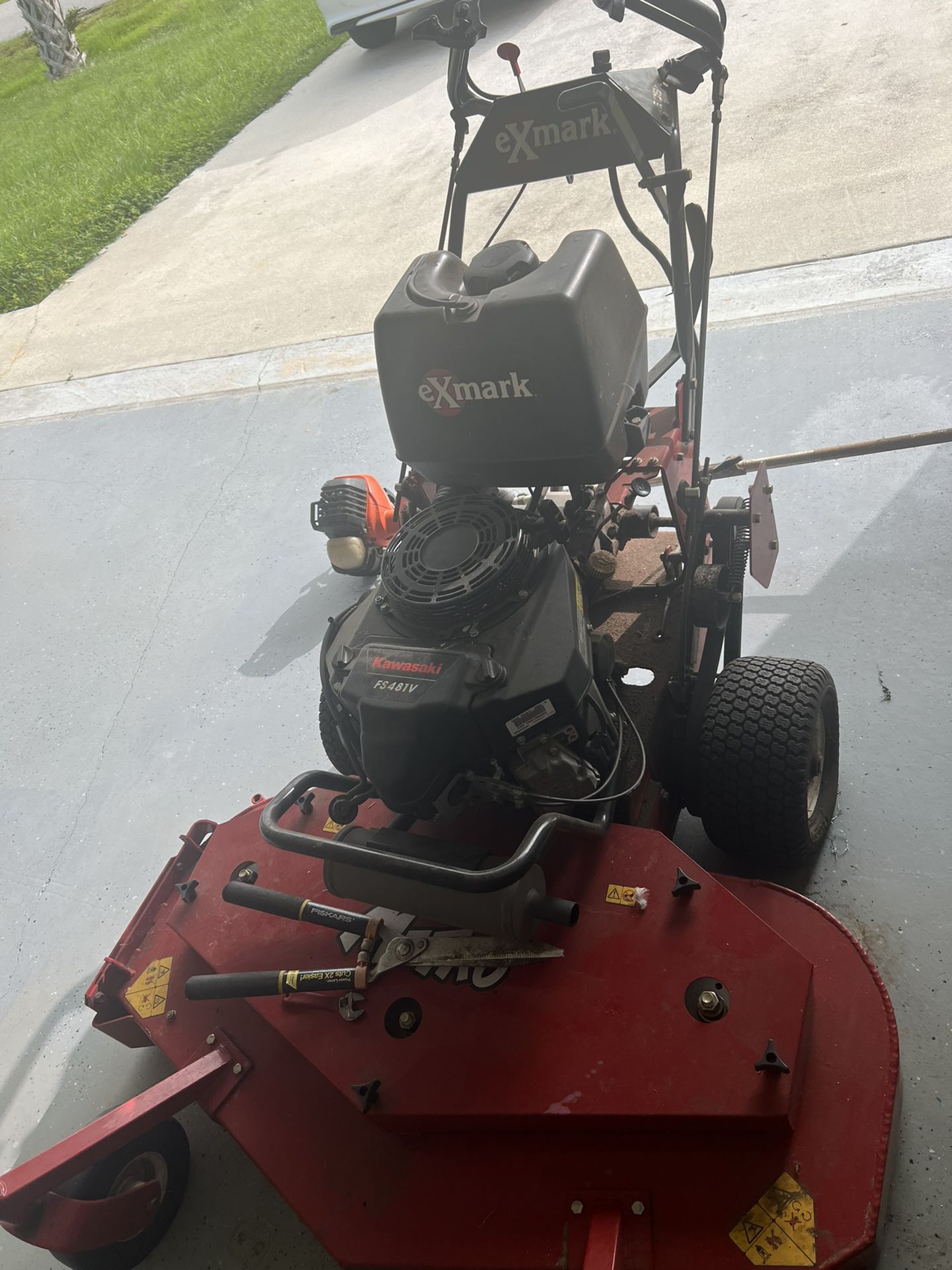 EXMARK LAWN MOWER FOR SALE!!