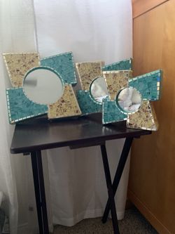 Set of 3... the control is for them to look at the size