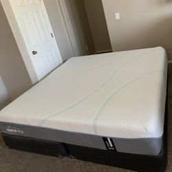 KING TEMPUREPEDIC MATTRESS ADAPT MEDIUM AND FREE BOX SPRINGS 