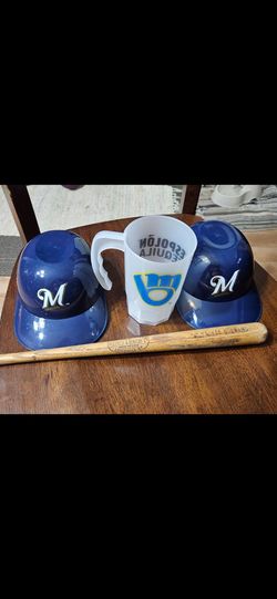 MLB MILWAUKEE BREWERS LOT. 2x mini helmets, vintage 28" wooden bat & plastic mug, firm.