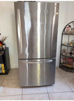 LG Stainless Steel Bottom Freezer Refrigerator