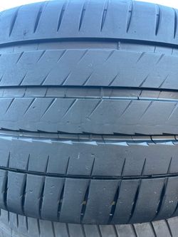 Tengo una 🛞 llanta 305/30zR20 103Y MICHELIN PILT SPORT 4S